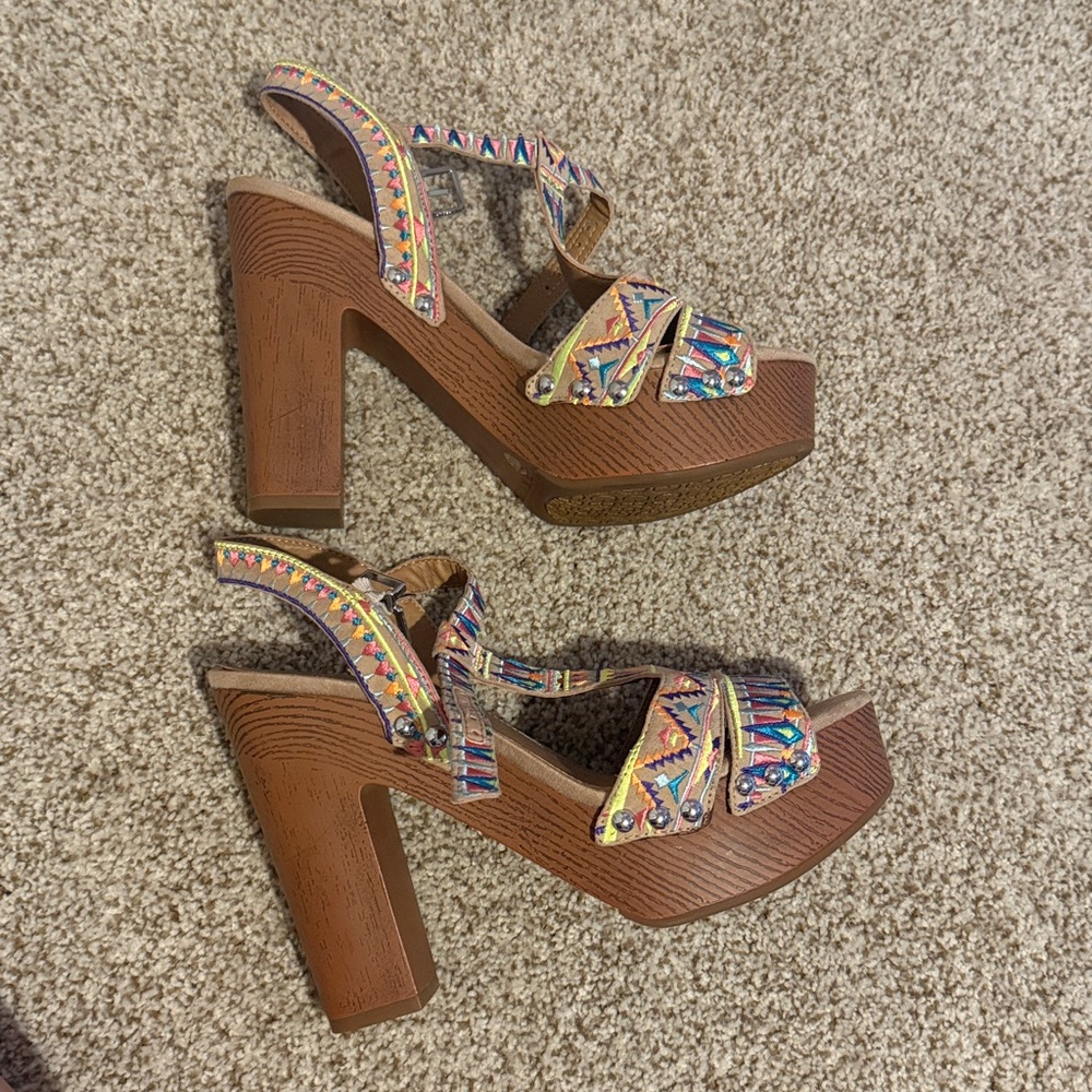 Gianni Bini 9.5 Colorful Platform Sandals with Wooden Heel